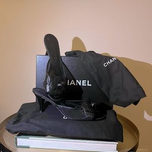 Chanel camellia collection kitten heels black